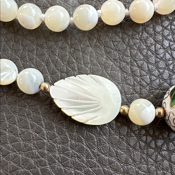 Vintage Mother of Pearl with Cloisonné Necklace - Picture 7 of 7